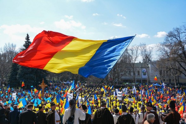 La mulți ani, ”Tricolorule”! 26 iunie, Ziua Drapelului Naţional.