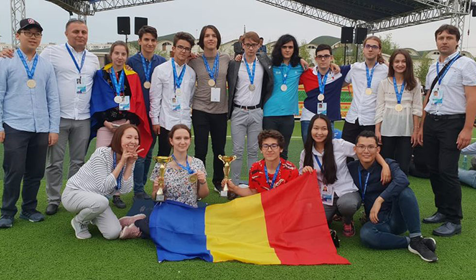 12 medalii de aur şi de argint au luat liceenii din România la Olimpiada internaţională de matematică, fizică, chimie şi informatică desfășurată la Iakuț, în Siberia.