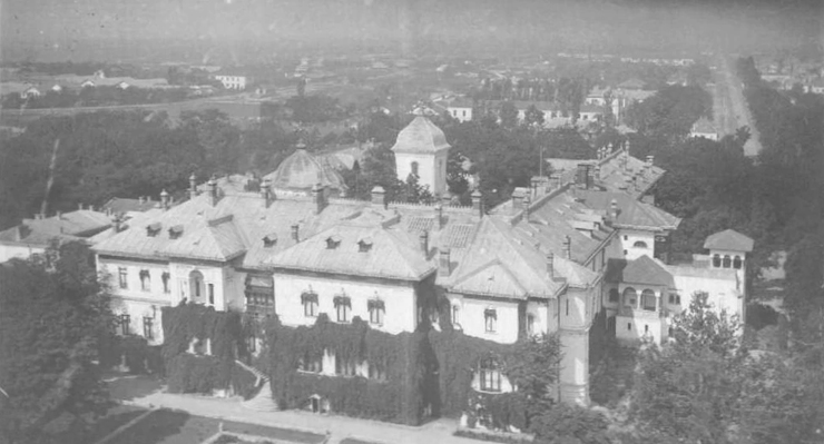 Ansamblul Mănăstirii Cotroceni cu biserica în stil brâncovenesc, ziduri de incintă și reședințele domnești din perioada lui Șerban Cantacuzino.