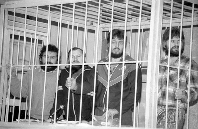 9 decembrie 1993: Are loc la Tiraspol sentința așa-numitului „tribunal al poporului transnistrean” în procesul grupului de patrioți români, „grupul Ilașcu”