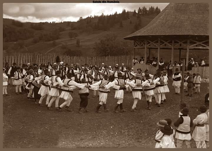 1898: A încetat din viaţă Alexandru Flechtenmacher, întemeietorul Conservatorului din București şi autorul muzicii pentru Hora Unirii