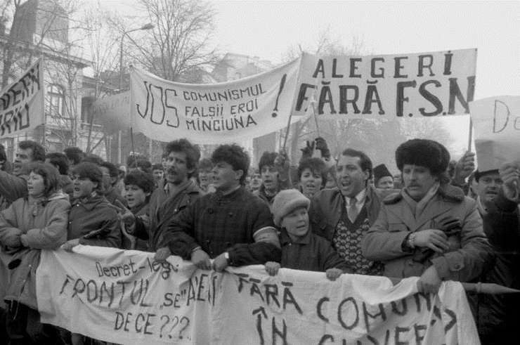 28 ianuarie 1990: A avut loc o mare manifestaţie anti-FSN, în Piaţa Victoriei