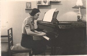 9 februarie 1903: S-a născut pianista Silvia Șerbescu, una dintre cele mai impunătoare figuri muzicale ale secolului XX