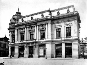 Biblioteca Centrală Universitară „Carol I” din București este cea mai veche bibliotecă universitară a capitalei, fiind amplasată în Palatul Fundației Universitare „Carol I”, fostul sediu al Fundațiilor Regale.