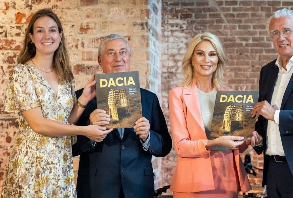 Coiful de la Coțofenești, artefact dacic furat în jaful de la Muzeul Drents